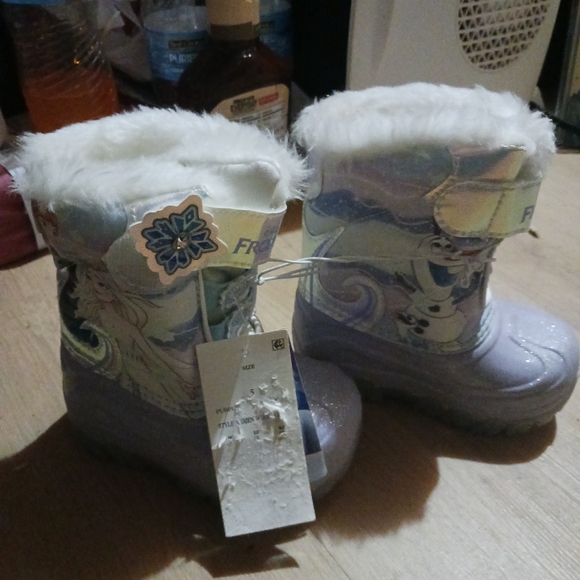 Frozen Other - Disney FrozenToddler Girls' Light up Winter Boots - Lilac - Size 5 outdoor